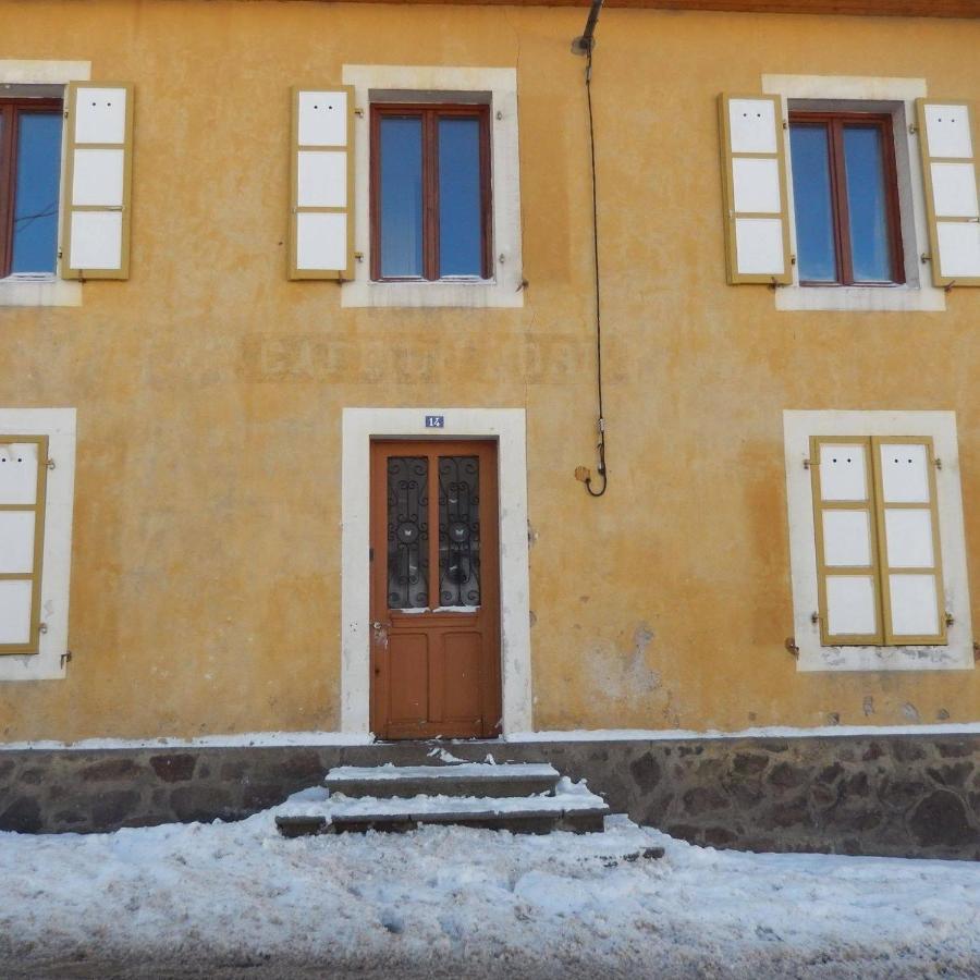 Au Pied Du Gazon Apartman Saint-Maurice-sur-Moselle Kültér fotó